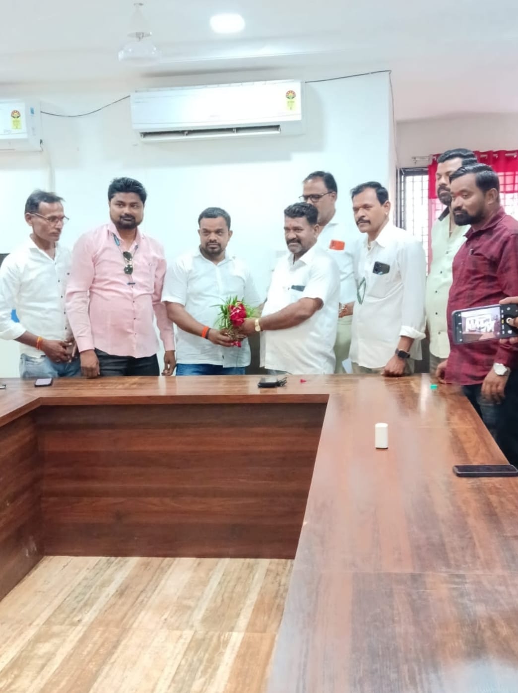 पत्रकार व समाजकार्यासाठी संघटन अधिक सक्षम करण्याचा निर्धारनिर्भय युवा ग्रामीण पत्रकार संघ व निर्भय युवा समाजकार्य संघटनेची आढावा बैठक संपन्न